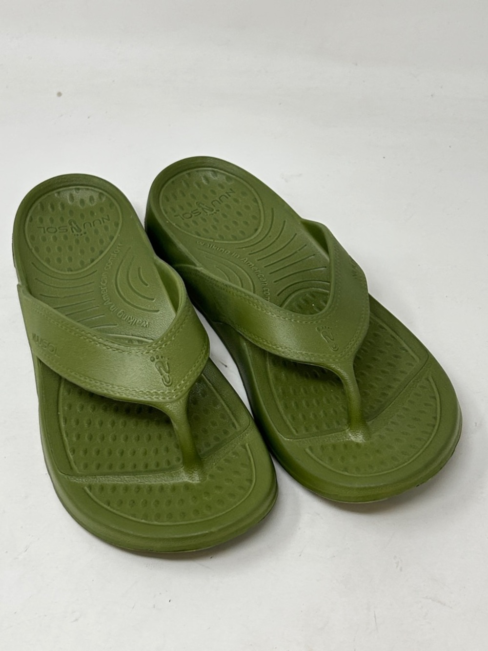 NuuSol Cascade Flip Flop Thong Sandal Women's 7 Green EUC
